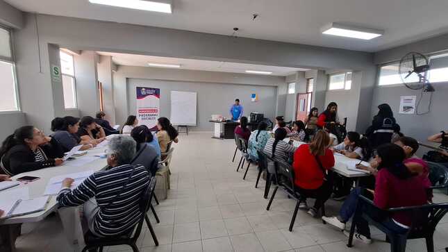 Municipalidad provincial de Huaral impulsa el espíritu emprendedor con el taller de repostería de navidad 