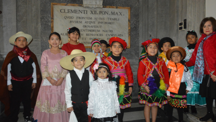 Consulado General del Perú en Roma celebra la navidad con la munidad peruana