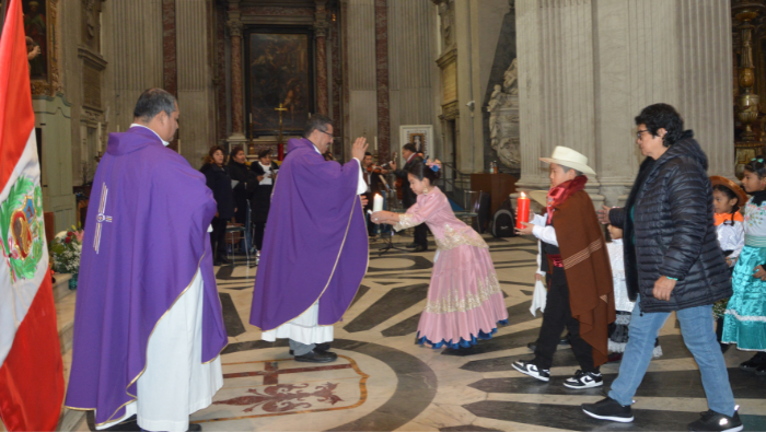 Consulado General del Perú en Roma celebra la navidad con la munidad peruana