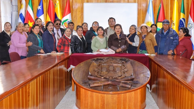 Comisión de Fiestas Navideñas de Puno y asociaciones de comerciantes coordinan acciones para la feria navideña Wawa Q’atu