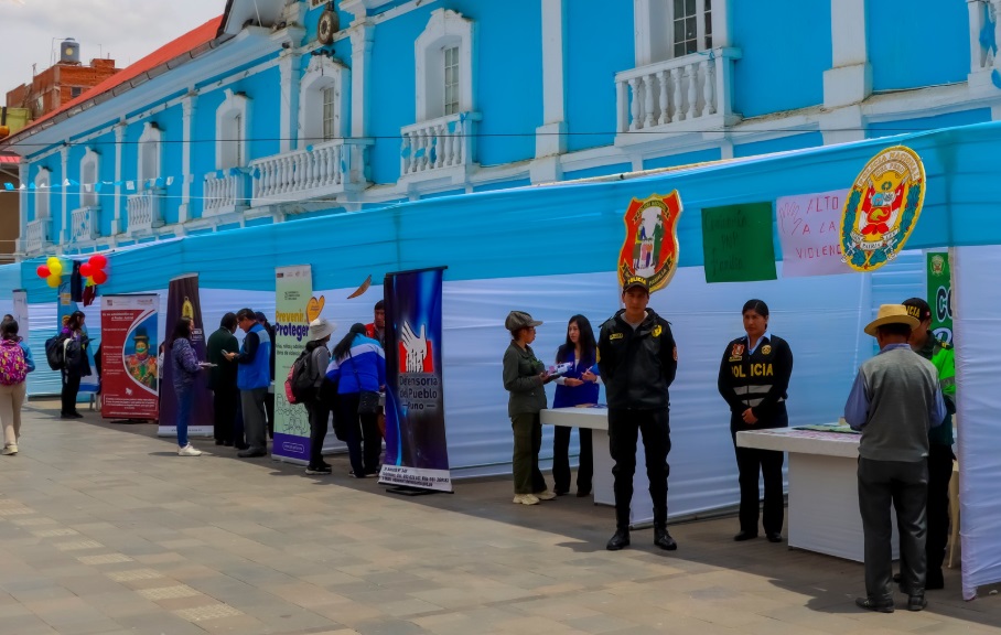 Puno fortalece la seguridad ciudadana con exitosa Feria Multisectorial organizada por COPROSEC