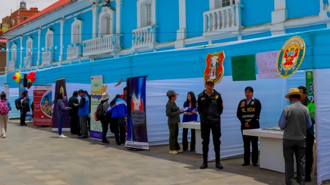 Puno fortalece la seguridad ciudadana con exitosa Feria Multisectorial organizada por COPROSEC