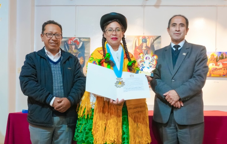 Miriam Echari es homenajeada por su destacado aporte a la música puneña