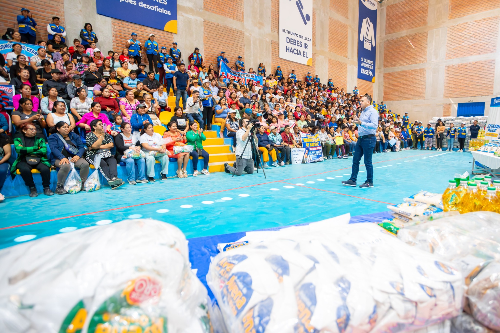 540 toneladas de alimentos ✅🥗 serán entregadas a las ollas comunes🍲🍽️ en Ventanilla gracias a la alianza entre MIDIS y la Municipalidad 🤝👏.