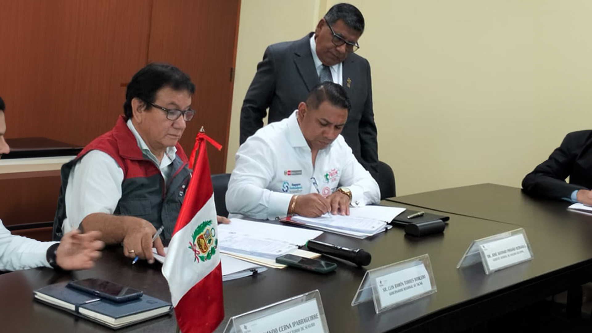 Familia policial de Tacna se beneficia con firma de convenio