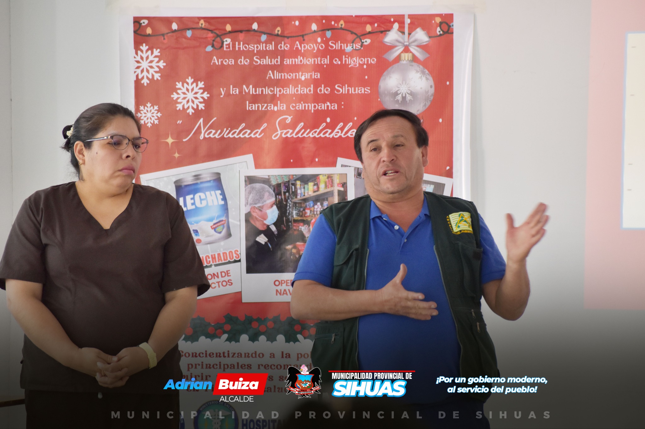 💠𝗟𝗔𝗡𝗭𝗔𝗠𝗜𝗘𝗡𝗧𝗢 𝗗𝗘 𝗟𝗔 𝗖𝗔𝗠𝗣𝗔𝗡̃𝗔 "𝗡𝗔𝗩𝗜𝗗𝗔𝗗 𝗦𝗔𝗟𝗨𝗗𝗔𝗕𝗟𝗘 𝟮𝟬𝟮𝟰" 🎄
Con el objetivo de promover hábitos de vida saludables durante las celebraciones de fin de año, la Municipalidad Provincial de Sihuas, a través de la Gerencia de Desarrollo Social y Servicios Públicos, lanzó oficialmente la Campaña Navidad Saludable 2024. Esta iniciativa se lleva a cabo en coordinación con el Hospital de Apoyo Sihuas y busca concientizar a la población sobre la importancia de llevar una alimentación equilibrada y prácticas saludables durante las festividades.
La primera charla informativa de esta campaña se realizó con éxito, dirigida especialmente a los comerciantes y panaderos del distrito, quienes son clave en la preparación y distribución de productos durante la temporada navideña. Además, durante el evento, se ofrecieron recomendaciones sobre cómo incorporar opciones más saludables en los menús tradicionales de las fiestas y cómo manejar la oferta de productos de manera responsable.
Este tipo de actividades busca no solo resaltar la importancia de la salud durante las celebraciones, sino también sensibilizar sobre la responsabilidad de los comerciantes en la oferta de productos que contribuyan al bienestar de la comunidad.
La Municipalidad de Sihuas invita a todos los ciudadanos a participar activamente en esta campaña, con el fin de garantizar unas fiestas de fin de año más saludables para todos.
👉 Mantente atento a nuestras redes sociales para más detalles sobre las próximas actividades de esta campaña navideña.