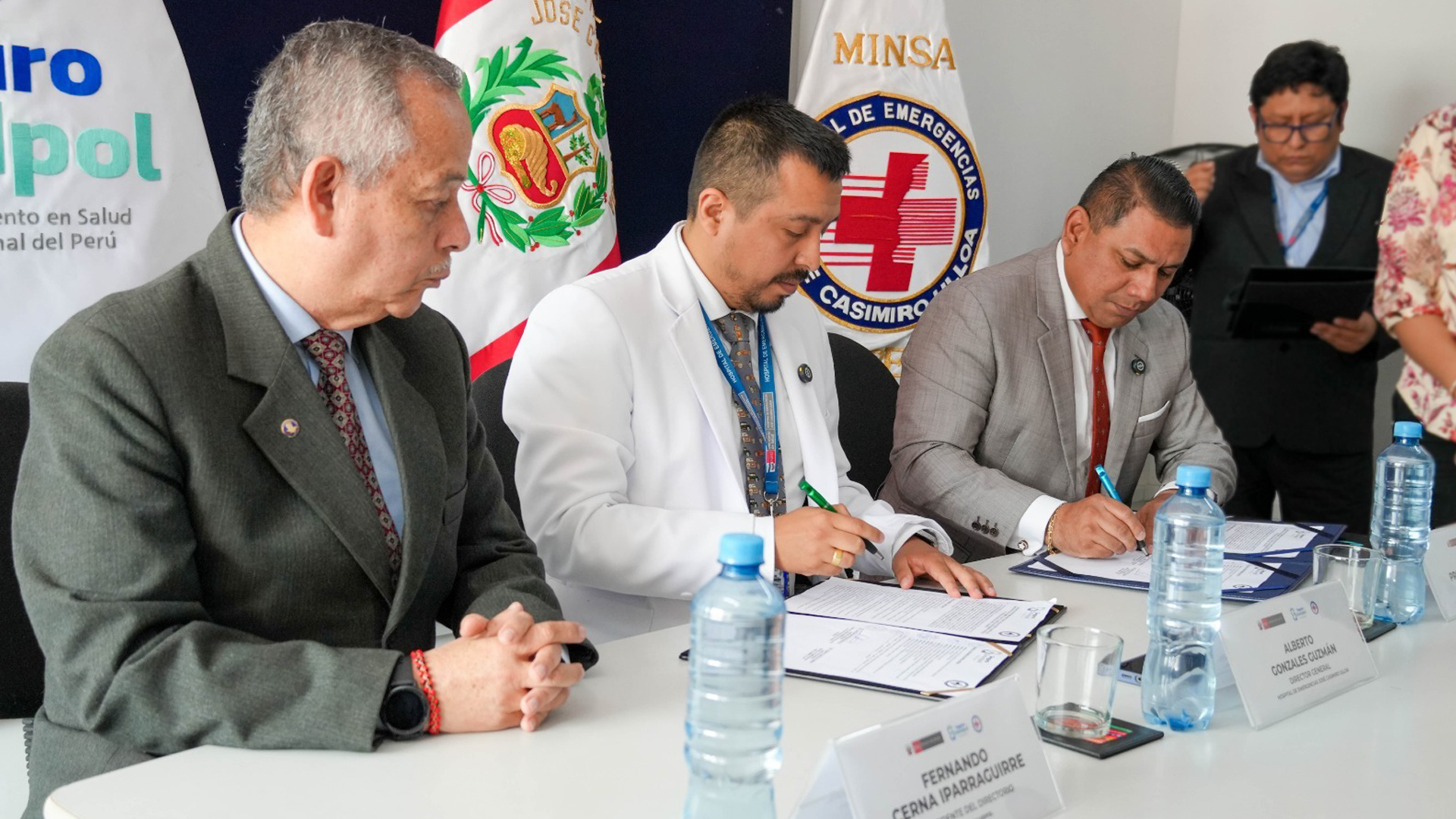 El Hospital de Emergencias José Casimiro Ulloa y Seguro Saludpol firman convenio