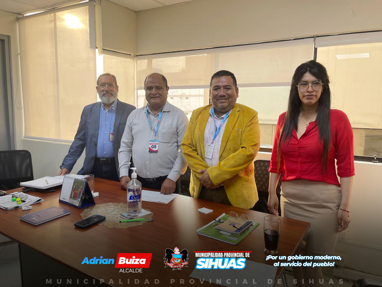 π πππππππ ππ π¦πππ¨ππ¦ πππ¦π§ππ’π‘π ππ£π’π¬π’ π§πΜππ‘πππ’ π£ππ₯π π πππ’π₯ππ πππ‘π§π’ ππ πππ₯π₯ππ§ππ₯π ππ‘ π¦ππ‘ ππ¨ππ‘
πΏπππ, πΈπ· ππ πππ£ππππππ ππ πΈπΆπΈπΊ. El alcalde provincial de Sihuas, Demetrio AdriΓ‘n Buiza PicΓ³n, se reuniΓ³ ayer en la ciudad de Lima con el Gerente de la Gerencia de Estudios de ProvΓas Descentralizado, Miguel Ysaac CΓ©spedes Bravo, con el objetivo de gestionar la asistencia tΓ©cnica necesaria para la evaluaciΓ³n, reformulaciΓ³n y financiamiento del expediente del proyecto βMejoramiento de la Carretera a Nivel de Afirmado EMP. PE .12 A (Puente PucarragΓ‘) β Chullin, Distrito de San Juan, Provincia de Sihuas β Γncashβ.
Este importante trabajo vial, con el CΓ³digo Γnico de Inversiones (CUI) 2540775, busca optimizar la infraestructura vial de la zona, facilitando el acceso y mejorando las condiciones de trΓ‘nsito para los pobladores de San Juan y localidades aledaΓ±as.
Durante la reuniΓ³n, el alcalde Buiza destacΓ³ la urgencia de contar con el respaldo tΓ©cnico de ProvΓas Descentralizado, con el fin de avanzar en los procesos de evaluaciΓ³n y reformulaciΓ³n del proyecto, para garantizar su pronta ejecuciΓ³n y asΓ contribuir al desarrollo de la provincia. La autoridad edil resaltΓ³ la importancia de la obra para la conectividad y el bienestar de la poblaciΓ³n sihuasina.