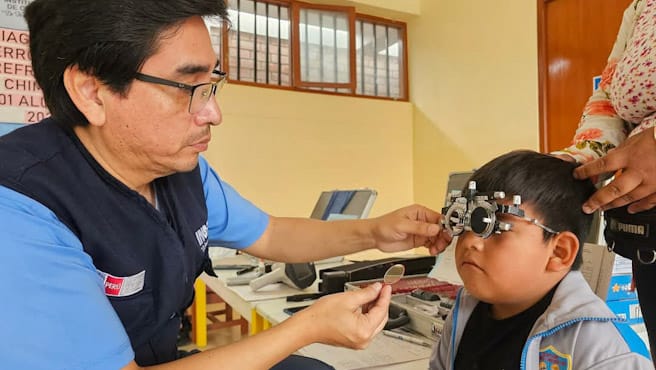 Salud ocular más de 470 escolares fueron atendidos en gran campaña descentralizada de prevención de la ceguera en Chimbote