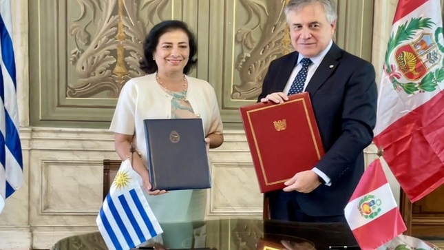 El Perú y Uruguay suscriben Memorándum de entendimiento sobre cooperación antártica