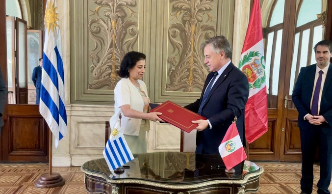 El Perú y Uruguay suscriben Memorándum de entendimiento sobre cooperación antártica
