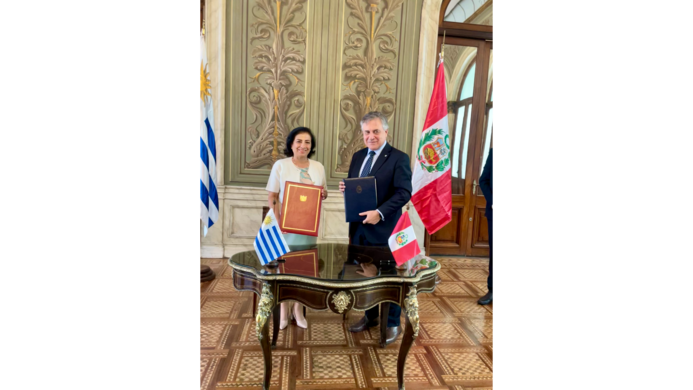 El Perú y Uruguay suscriben Memorándum de entendimiento sobre cooperación antártica