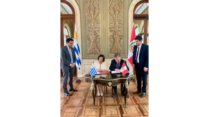 El Perú y Uruguay suscriben Memorándum de entendimiento sobre cooperación antártica
