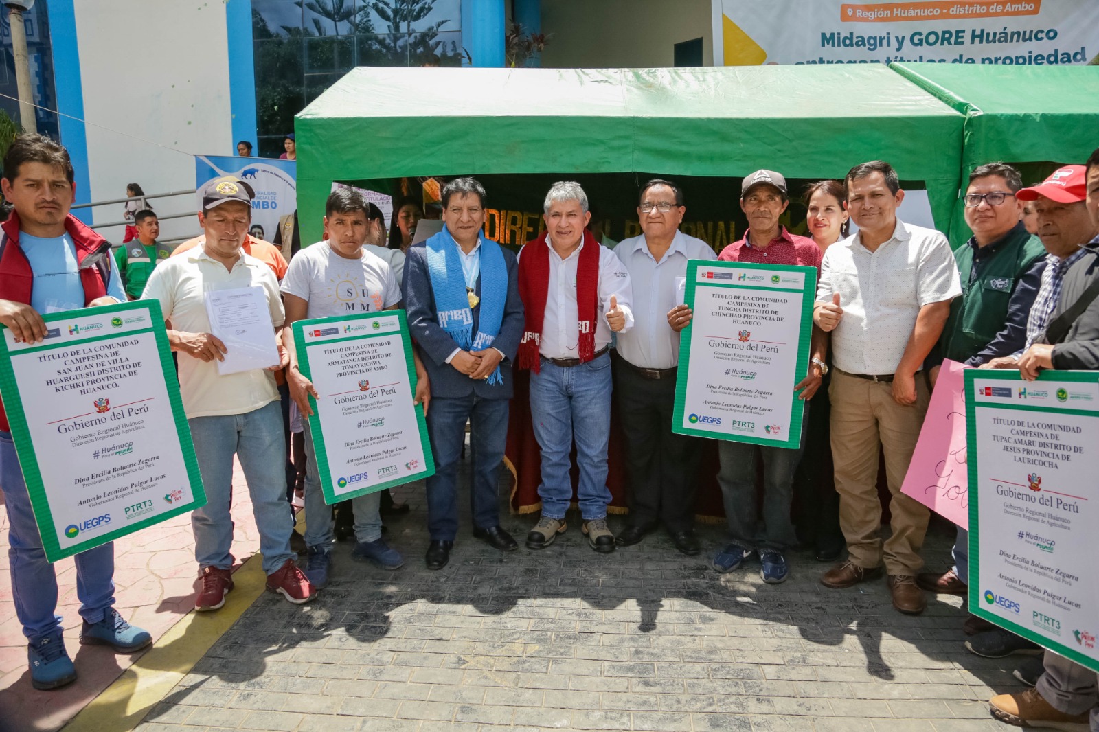ENTRE DE TÍTULOS DE PROPIEDAD A COMUNIDADES CAMPESINAS