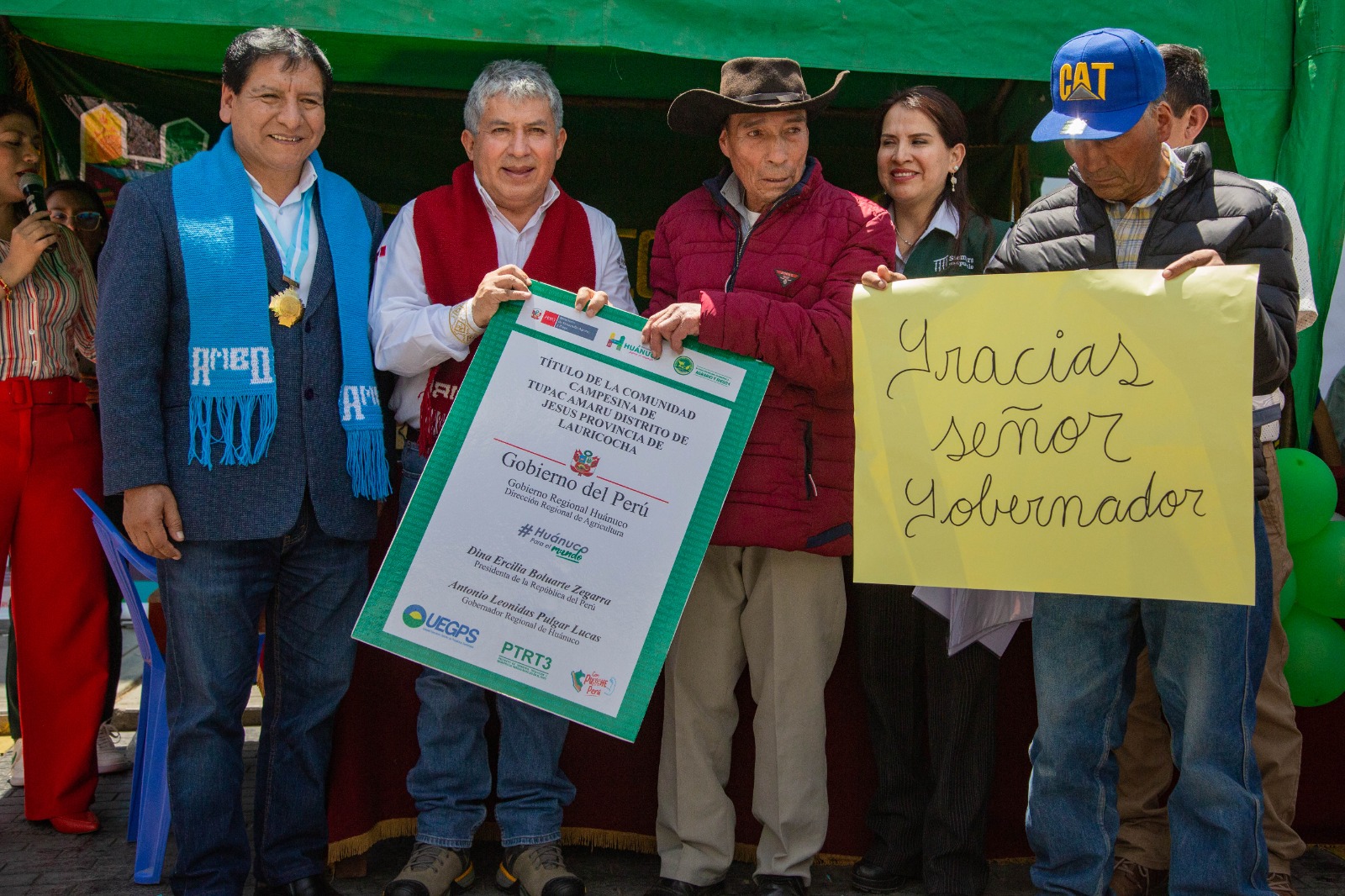 ENTRE DE TÍTULOS DE PROPIEDAD A COMUNIDADES CAMPESINAS