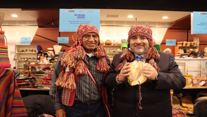 Ministro de Cultura inauguró la exposición – venta Ruraq maki – Tajimat pujut