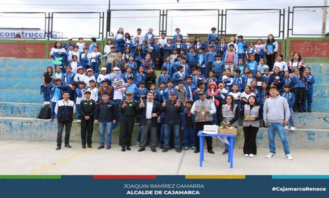 En el marco de las actividades del Comité Provincial de Seguridad Ciudadana (COPROSEC), y en colaboración con la SUCAMEC, se llevó a cabo una importante charla de sensibilización sobre el uso de material pirotécnico para los alumnos de cuarto grado de la IE 82019.
Nuestra meta es clara: prevenir la compra y el uso indebido de pirotécnicos. ¡Los efectos de estos materiales pueden ser realmente peligrosos!
Se continúa organizando estas charlas en diversas instituciones educativas para garantizar que nuestras fiestas navideñas sean seguras y sin incidentes.
¡Cuidemos juntos de nuestra comunidad!