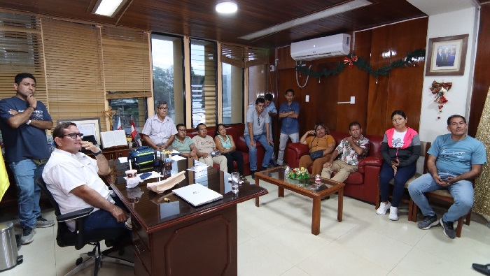 Reunión con vecinos del A.H. San Martín