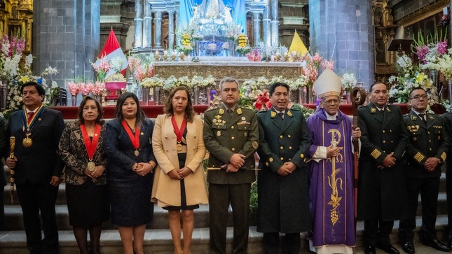 Presidenta de la Corte de Cusco participó en el "XXXVI Aniversario de la Policía Nacional del Perú"