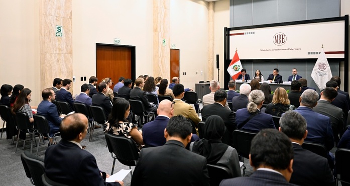 Ministerio de Relaciones Exteriores sostuvo una reunión de trabajo con los cónsules extranjeros acreditados en el Perú