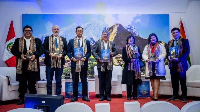 Presidenta de la Corte de Cusco participó del lanzamiento del "Plan de Desarrollo Regional Concertado al 2033"