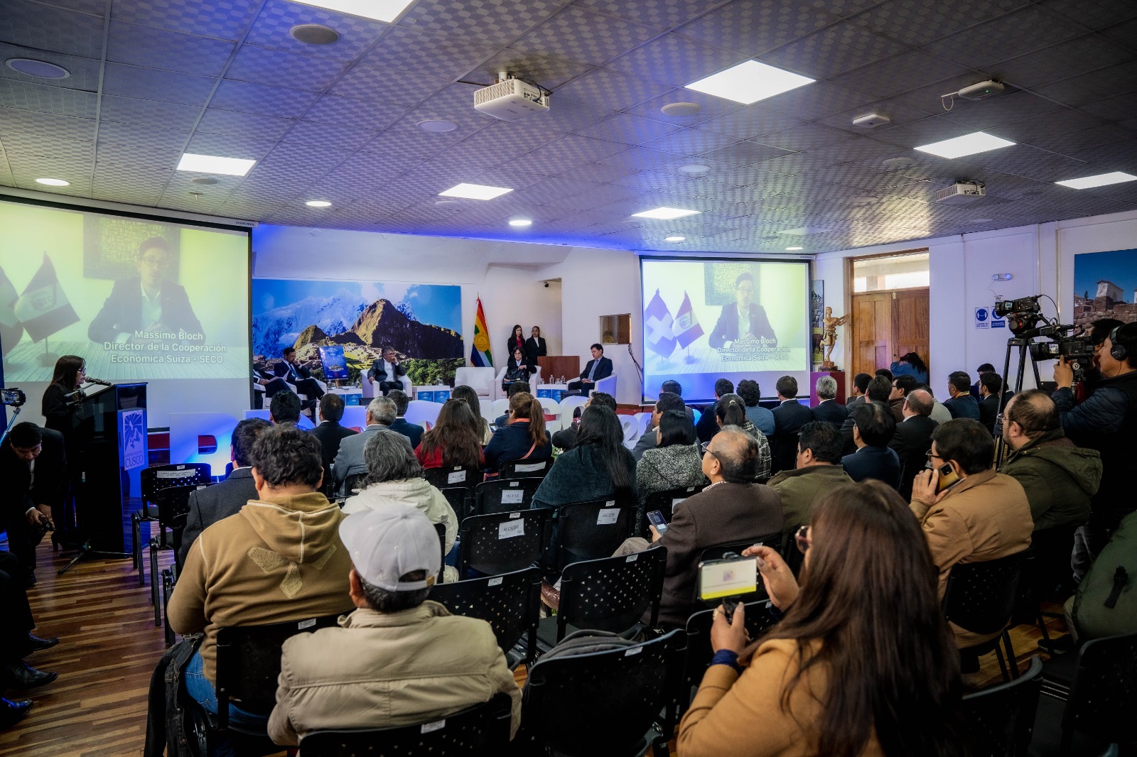 Presidenta de la Corte de Cusco participó del lanzamiento del "Plan de Desarrollo Regional Concertado al 2033"