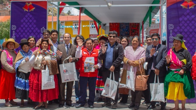 Se inagura con exito la "Feria textil de exposición innova feria navideña 2024"