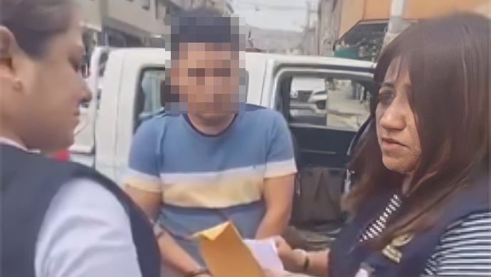 Fiscalía dirige operativo que permitió detención de dos policías de la Comisaría de Jicamarca denunciados por presunto pedido de coima