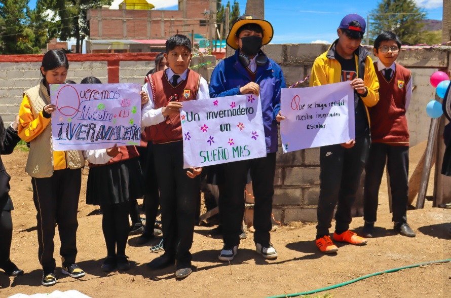 Se realizo visita para la presentación del invernadero franciscano en la I.E.S. Villa del Lago
