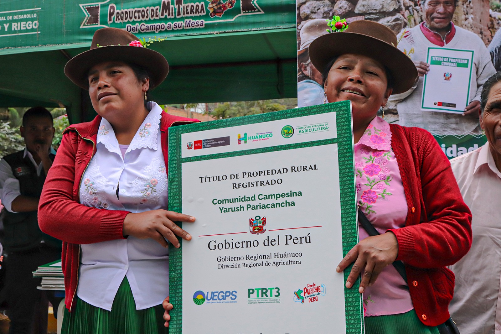 TITULACIÓN DE COMUNIDADES CAMPESINAS Y NATIVA