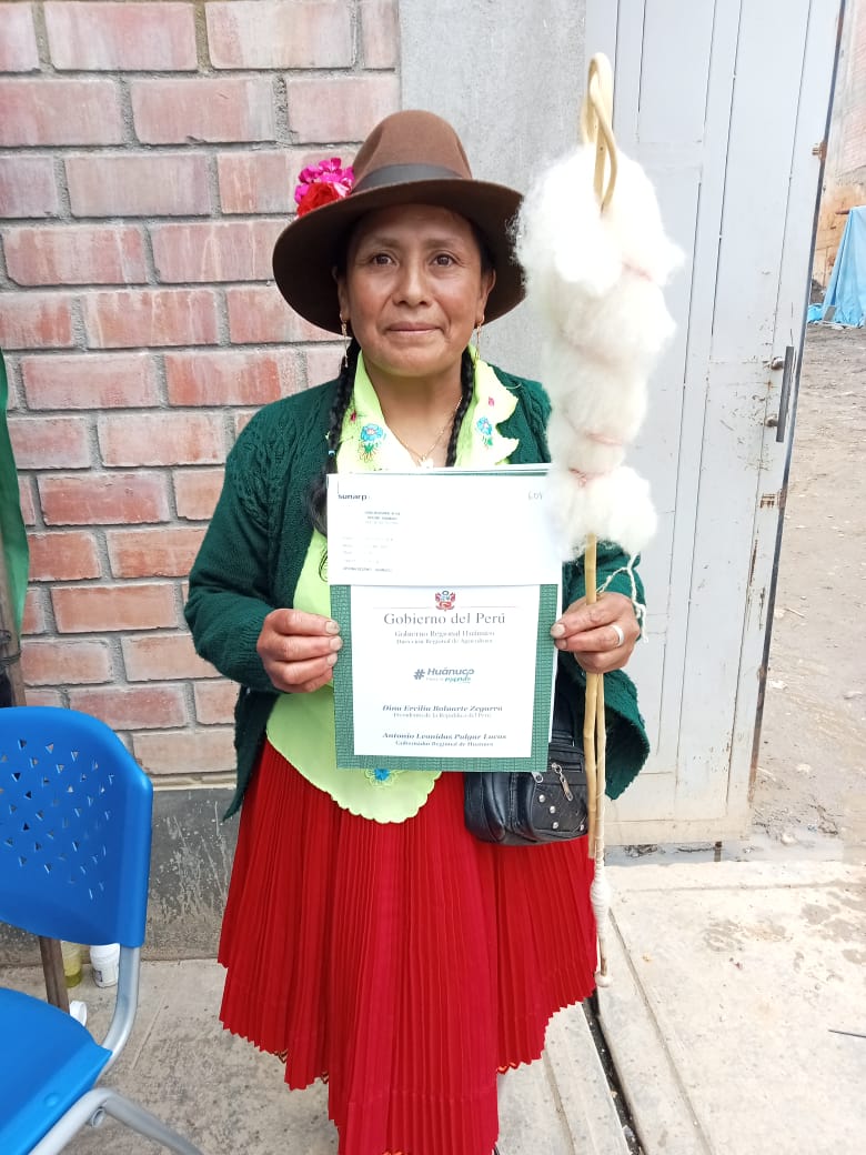 TITULACIÓN DE COMUNIDADES CAMPESINAS Y NATIVA