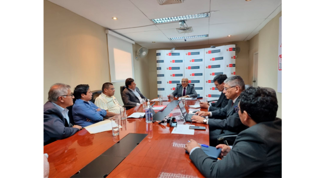 Ademàs se reuniòi con el equipo técnico de la Dirección General de Seguridad Ciudadana, con el objetivo de seguir gestionando el financiamiento de un proyecto integral de gran impacto de seguridad ciudadana. Asimismo, se acordó también la implementación de un Puesto de Auxilio Rápido en el A.H. 7 de Octubre para mayor seguridad de nuestros vecinos.
De esta manera, seguimos trabajando por el bienestar de nuestras familias agustinianas.