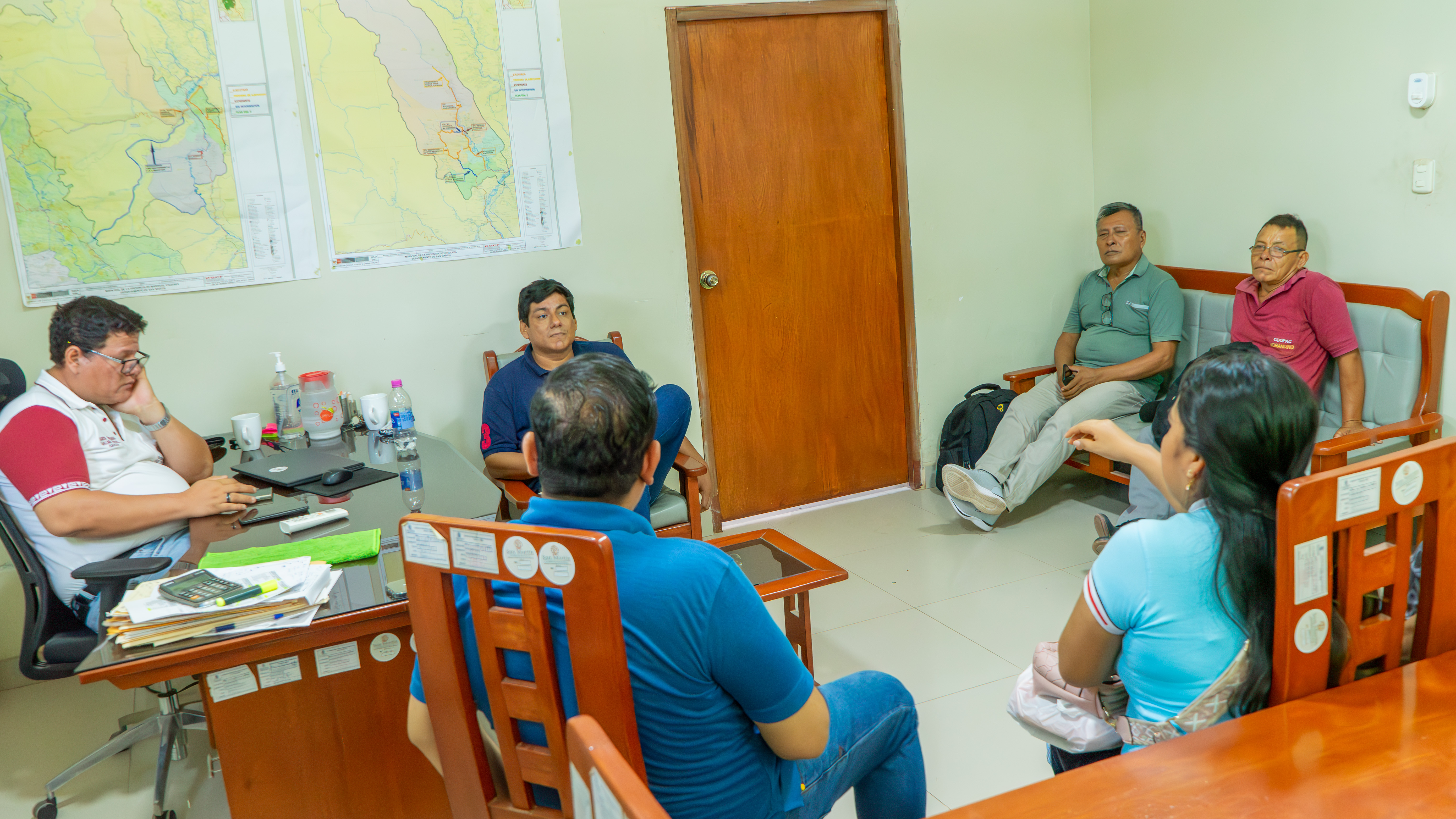 Equipo del gobierno regional recibe a pobladores de Pizarro