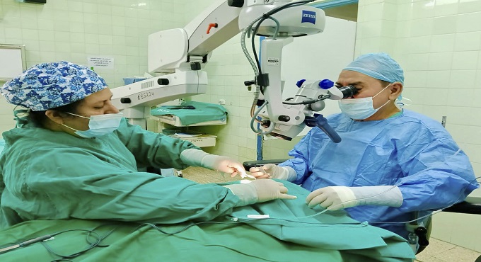 Médicos de EsSalud Cajamarca salvan la visión de una bebé con lesión ocular causada por un clavo