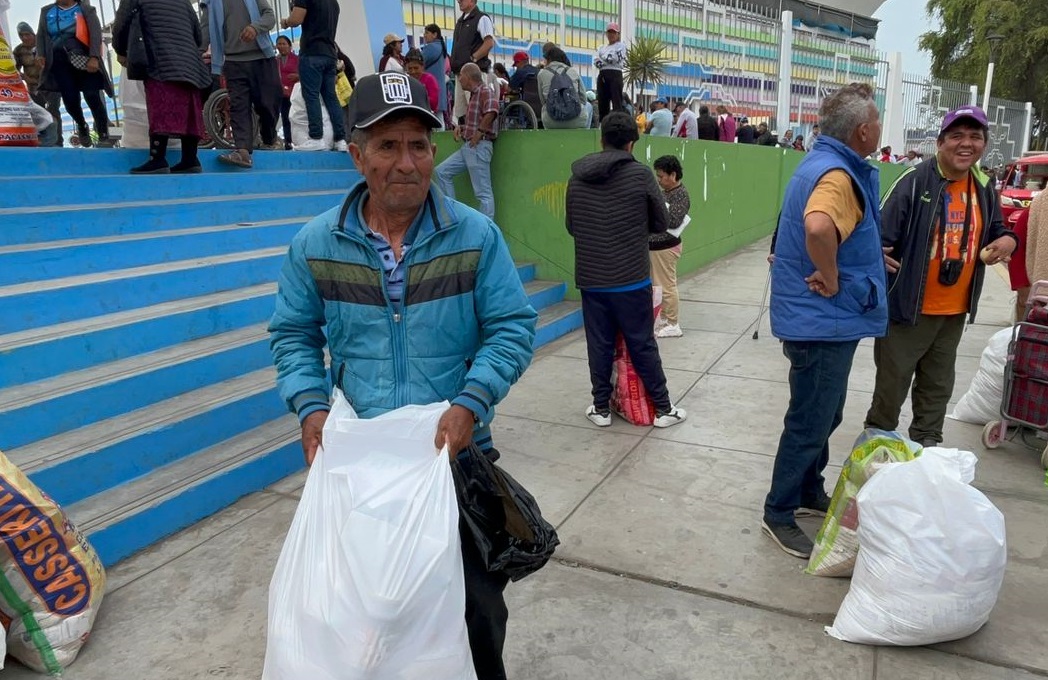 Entregan más de 4,000 canastas con víveres a personas con discapacidad