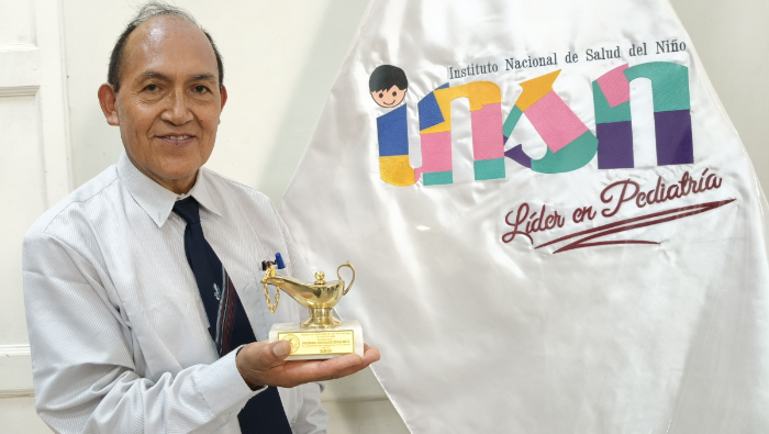 El Lic. en Enfermería, Milciades Bardales Escalante, agradeció a todos sus colegas y compañeros por todas sus palabras a su persona.