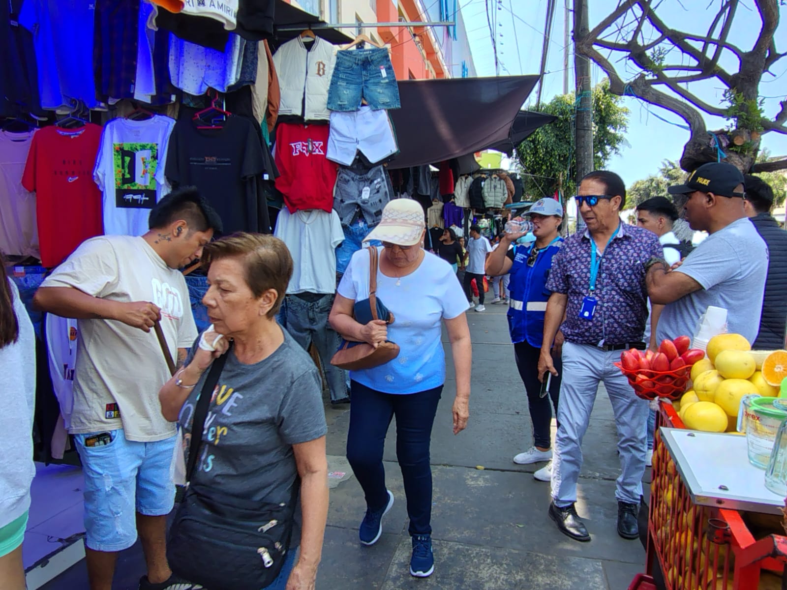 Comerciantes de Zona Franca tomaron áreas públicas de retiro municipal