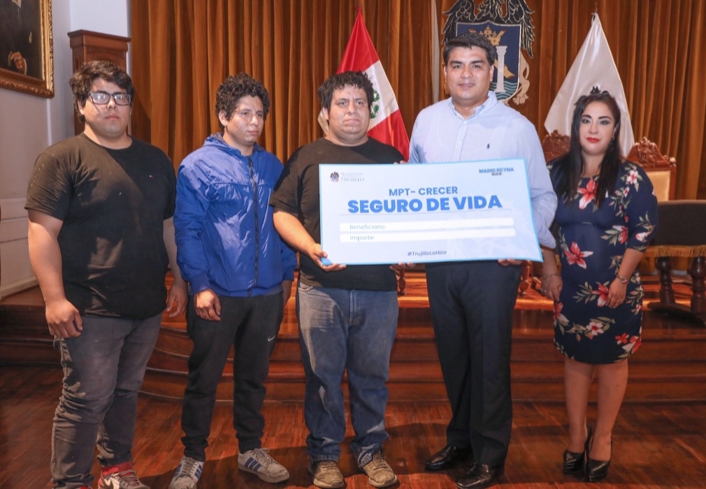 MPT entrega primera póliza por seguro vida a trabajadora fallecida