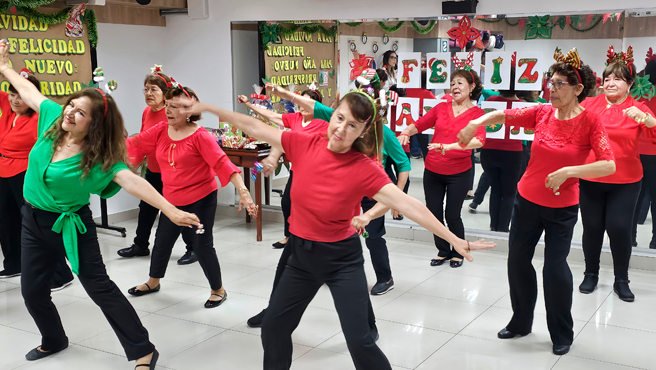  Pensionistas de la ONP adelantan la Navidad con danzas y actividades de integración en todo el país