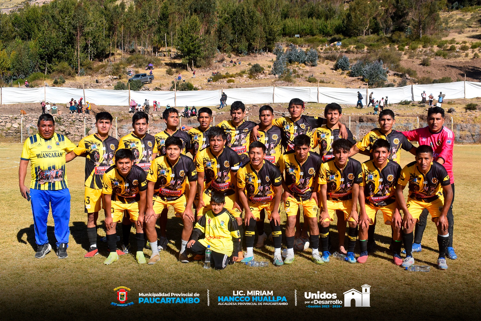 Archivo imagen de la Entrega de Uniformes y Buzos al Club Deportivo Unión Condor de Quiñer
