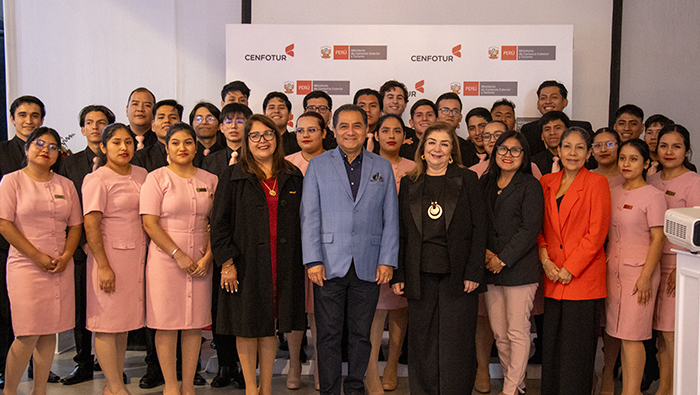 Estudiantes del CENFOTUR celebran la gastronomía de dos culturas en evento “Sabor y Elegancia: Fusión Peruano - Francesa”