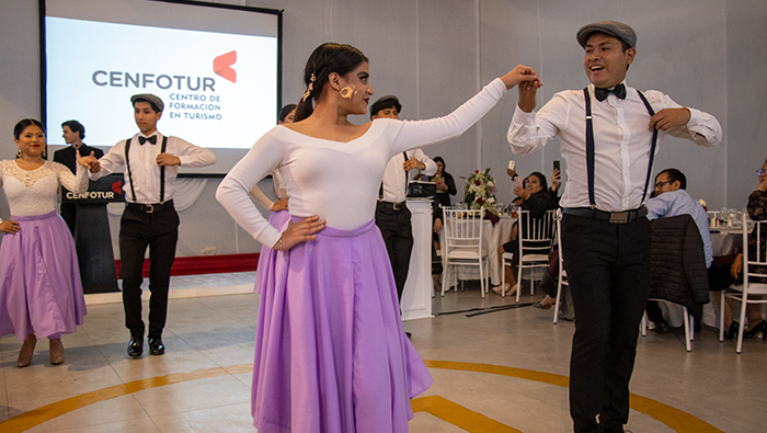 Estudiantes del CENFOTUR celebran la gastronomía de dos culturas en evento “Sabor y Elegancia: Fusión Peruano - Francesa”
