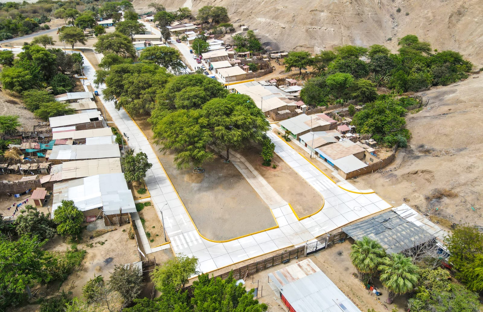 Gobernador inaugura obra de pistas y veredas en beneficio de más de 2 mil habitantes de La Soledad en Vichayal-Paita