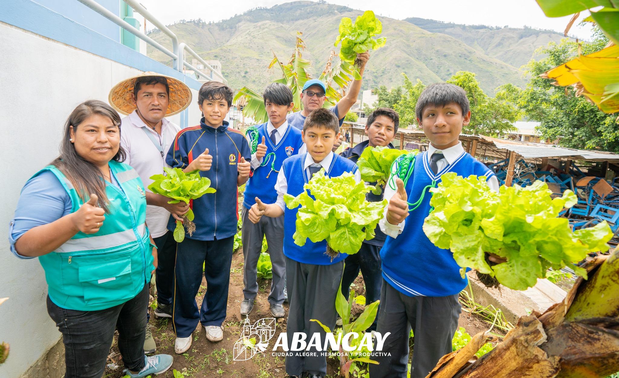 🌱💚 Estudiantes Y Docentes Del Colegio Industrial Abancay Transforman Su Comunidad Con Biohuertos Escolares: Una Iniciativa Ambiental Que Promueve La Sostenibilidad Y El Consumo Saludable