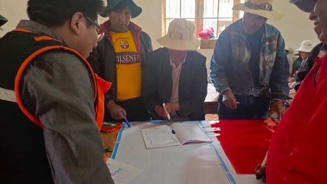 Participantes de en la capacitación de la comunidad de checayani