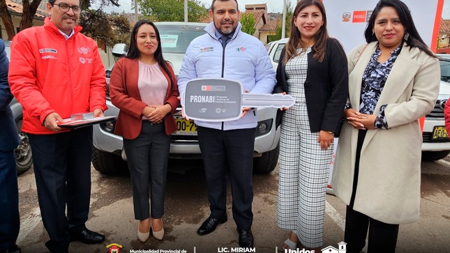 Archivo imagen de Paucartambo a través de una Gestión realizada ante el Programa Nacional de Bienes Incautadas, Obtiene una Camioneta 4x4
