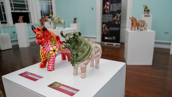 Inauguran exhibición “Torito de Pucará: Embajador del Altiplano Peruano” en Trinidad y Tobago