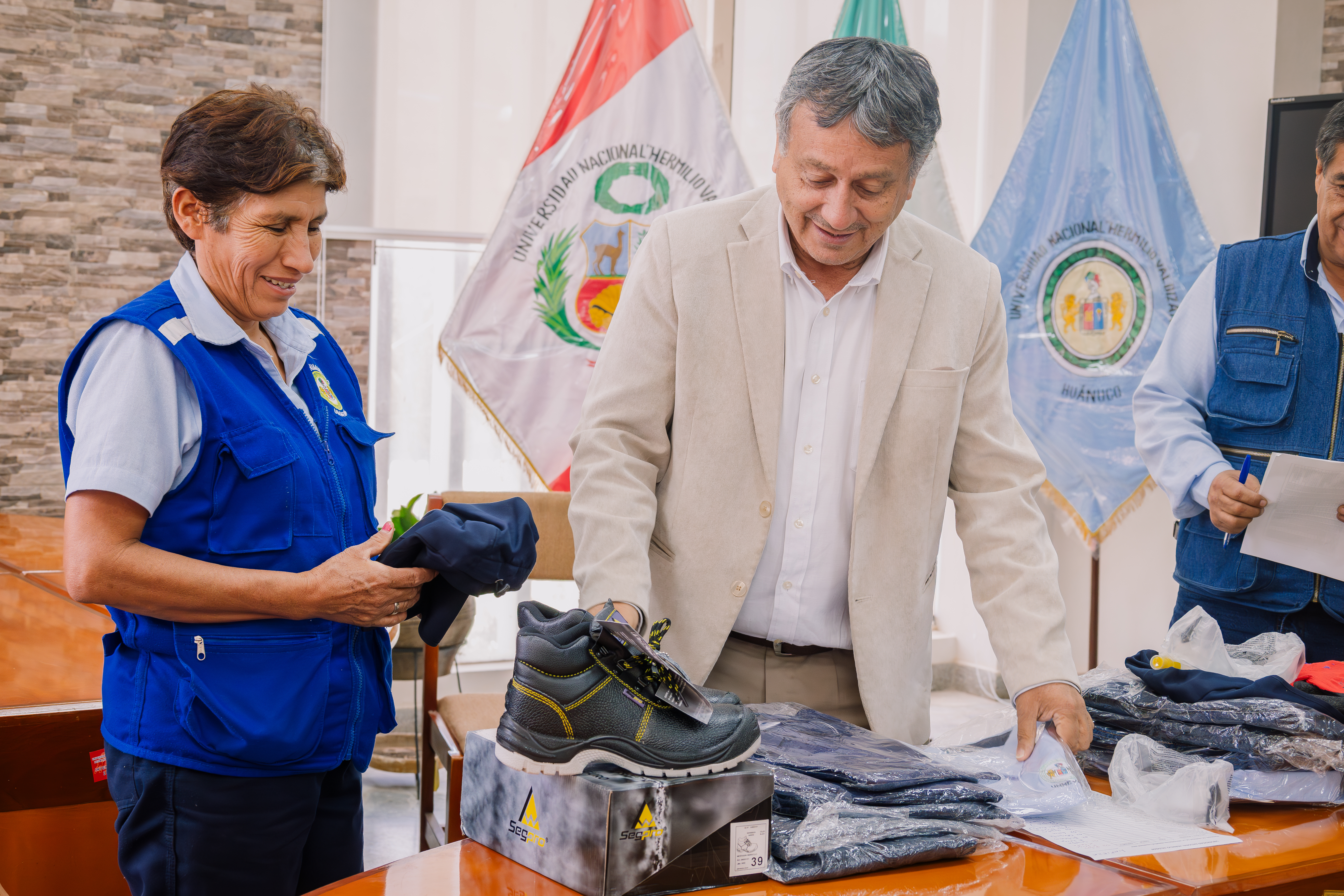 entrega de uniformes