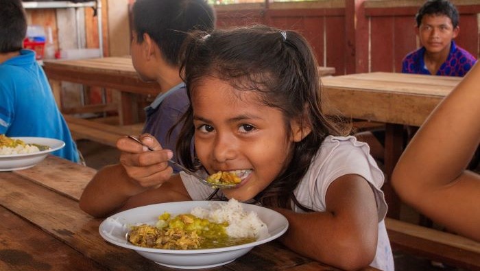 Fortalecen servicio alimentario escolar