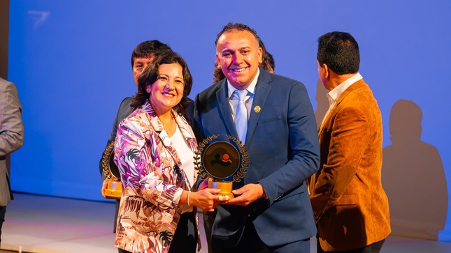 Recibimos el “Galardón Contigo Embajadores Locales” 🏆 del MIDIS por nuestro trabajo en favor de las personas con discapacidad ♿ en Ventanilla 🌟.